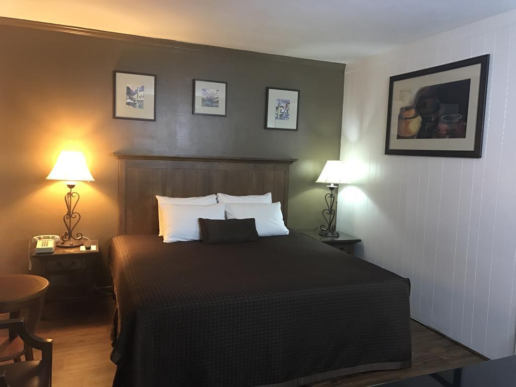 Canyonlands Motor Inn Монтичелло Экстерьер фото