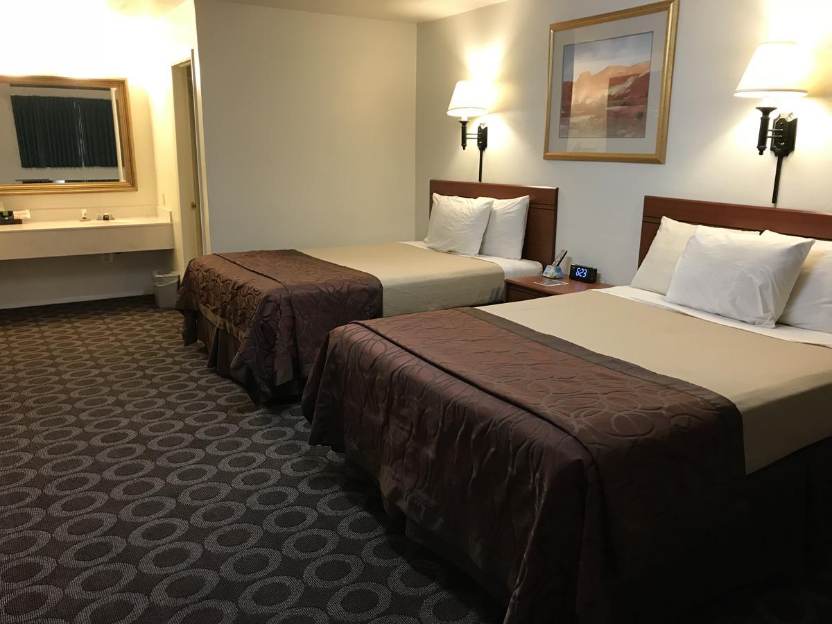 Canyonlands Motor Inn Монтичелло Экстерьер фото