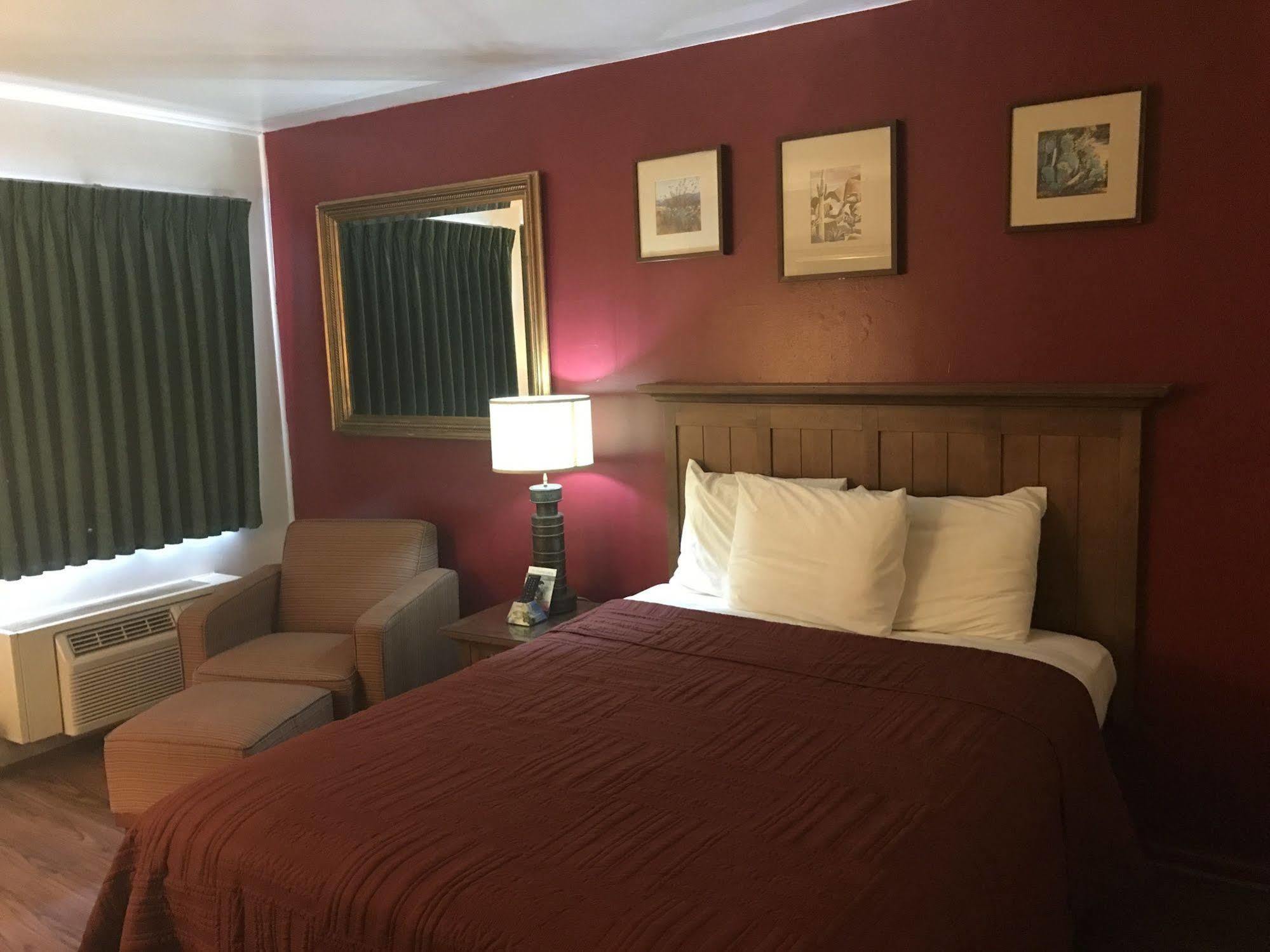 Canyonlands Motor Inn Монтичелло Экстерьер фото