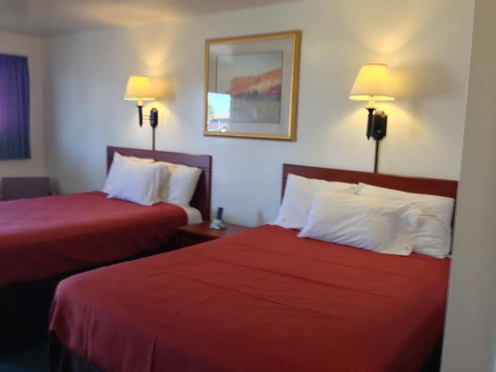 Canyonlands Motor Inn Монтичелло Экстерьер фото