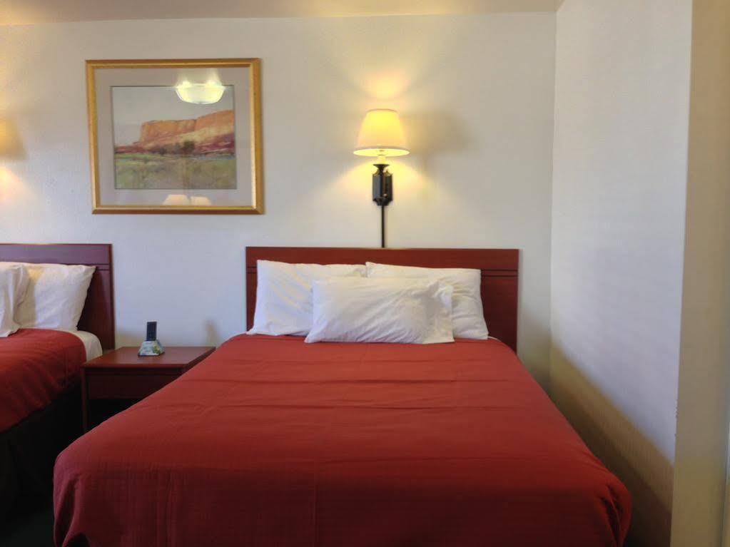 Canyonlands Motor Inn Монтичелло Экстерьер фото