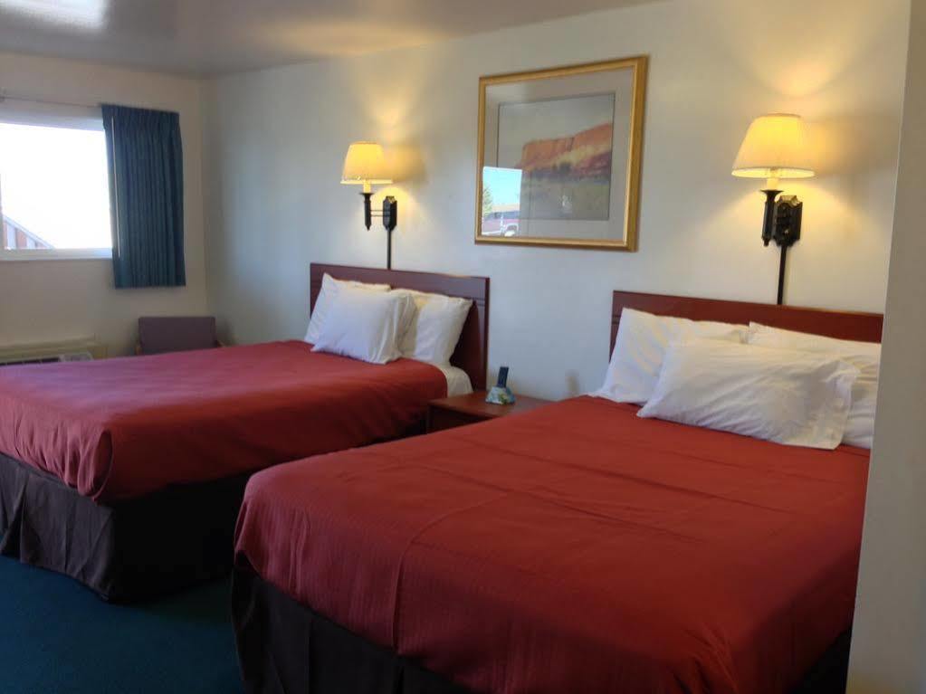Canyonlands Motor Inn Монтичелло Экстерьер фото