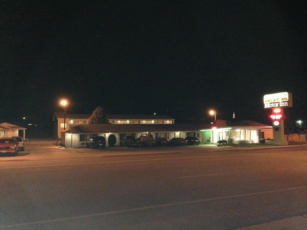 Canyonlands Motor Inn Монтичелло Экстерьер фото