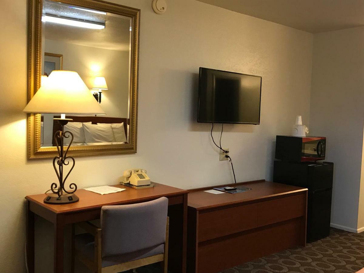 Canyonlands Motor Inn Монтичелло Экстерьер фото